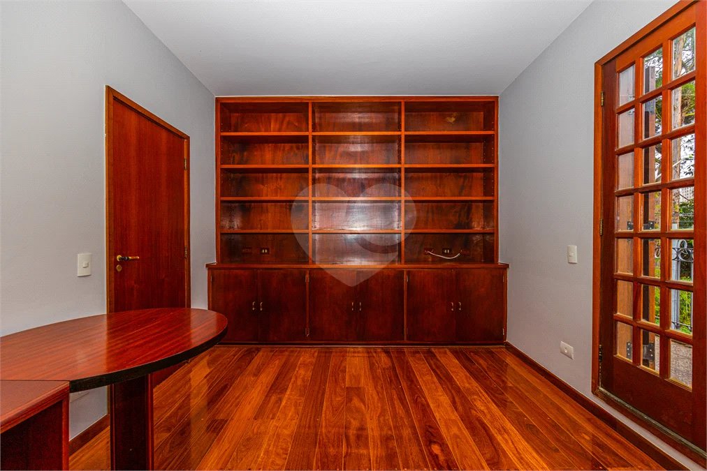 Casa à venda com 4 quartos, sendo 2 suítes, em Jardim Marajoara, São Paulo, SP