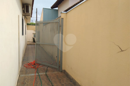 Casa à venda com 3 quartos, sendo 2 suítes, em Jardim das Estações (vila Xavier), Araraquara, SP