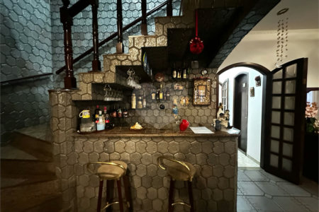 Sobrado à venda com 4 quartos, sendo 2 suítes, em Vila Júlia, Poá, SP