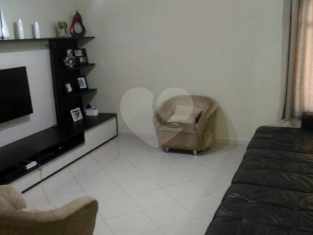 Sobrado à venda com 3 quartos, sendo 1 suíte,  em Imirim, São Paulo, SP