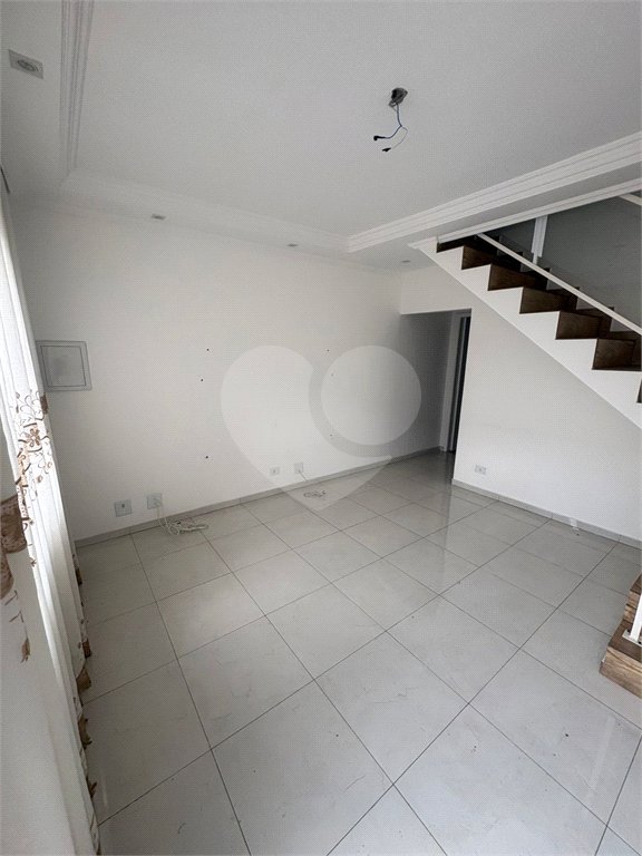 Casa à venda com 2 quartos no condomínio Carvalho Lagares, Poá - SP