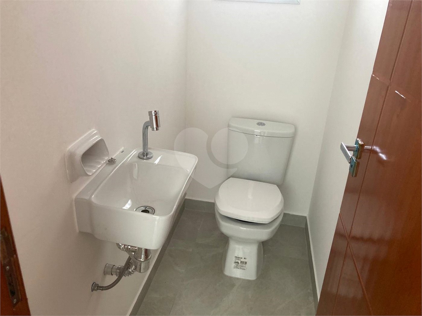 Sobrado à venda com 3 quartos, sendo 1 suíte,  em Jardim Alzira, São Paulo, SP