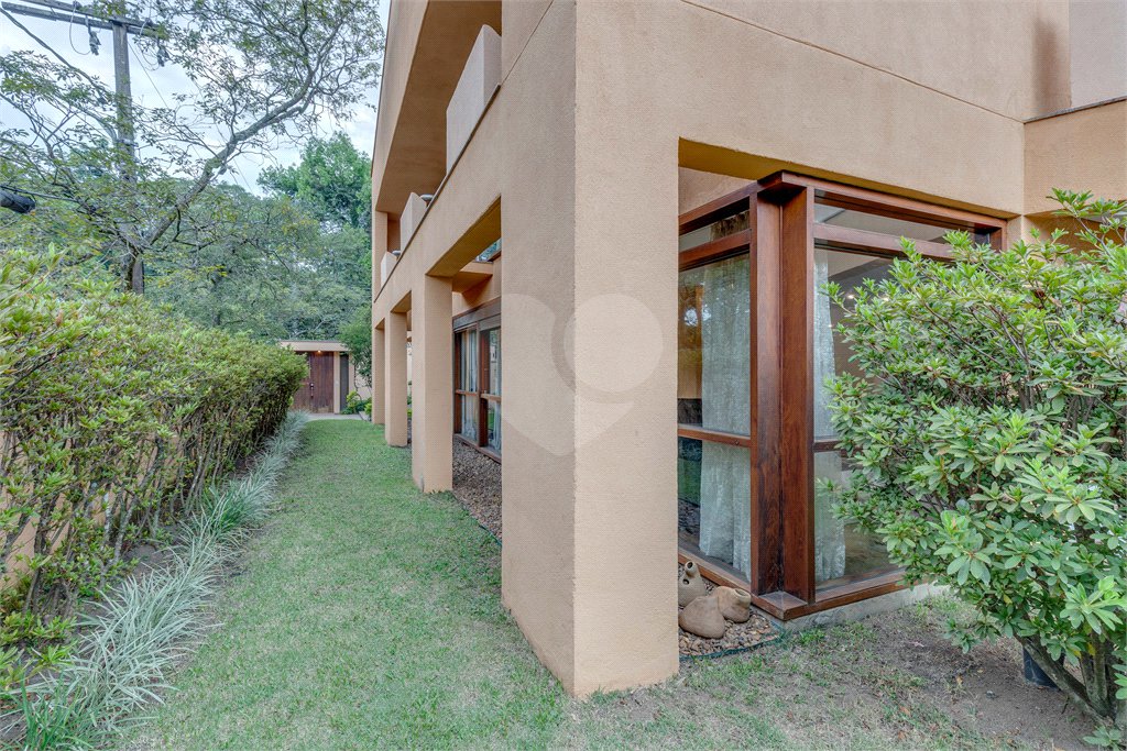 Casa à venda com 5 quartos, sendo 4 suítes, em Alto da Boa Vista, São Paulo, SP