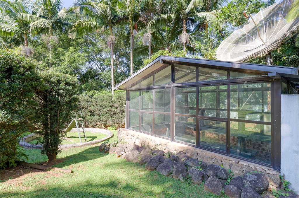 Casa à venda com 5 suítes no condomínio Chácara Flora, São Paulo - SP