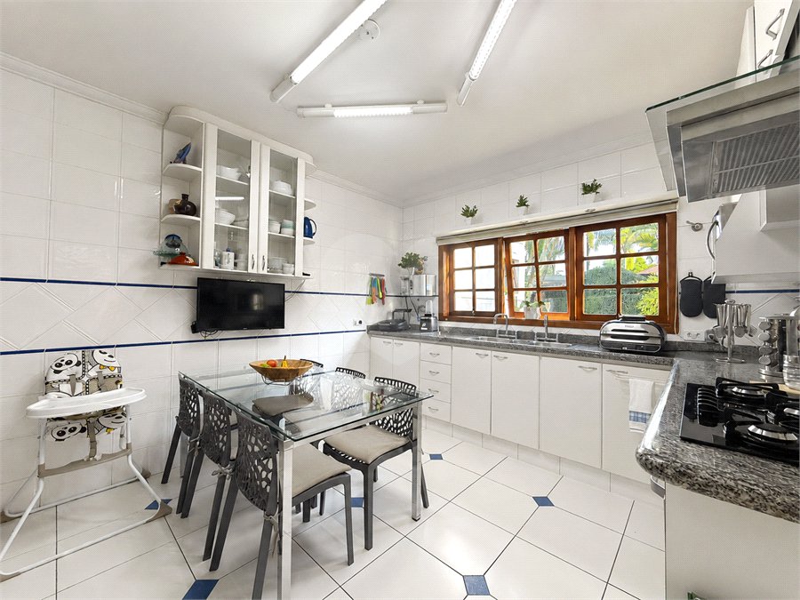 Casa à venda com 5 suítes no condomínio Parque Village Castelo, Itu - SP