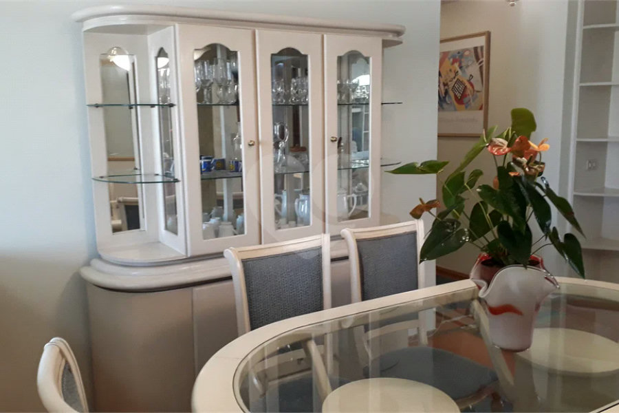 Apartamento à venda mobiliado nos Jardins — 126 m²