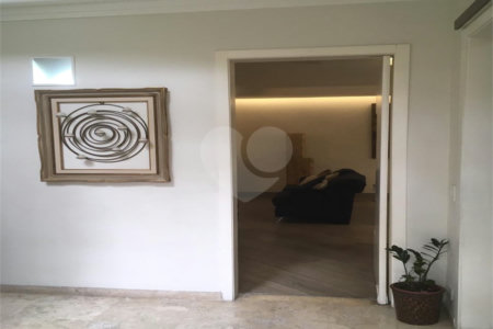 Sobrado à venda com 4 quartos, sendo 3 suítes, em Brooklin, São Paulo, SP