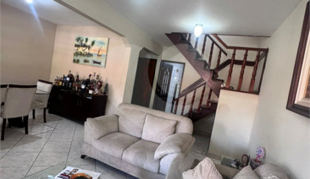 Casa à venda com 5 quartos, sendo 1 suíte,  no condomínio Pedra Bonita, Rio de Janeiro - RJ