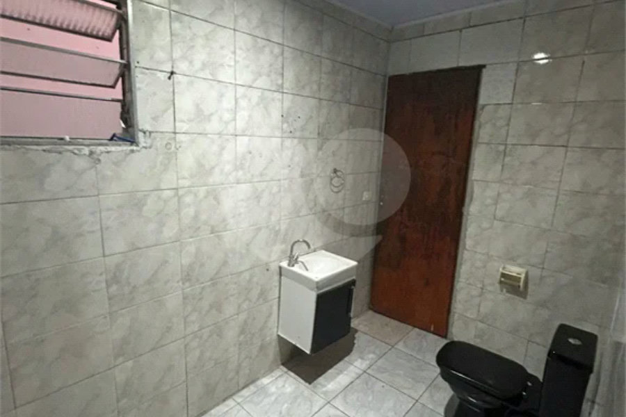 Sobrado à venda com 4 quartos, sendo 2 suítes, em Campo Limpo, São Paulo, SP