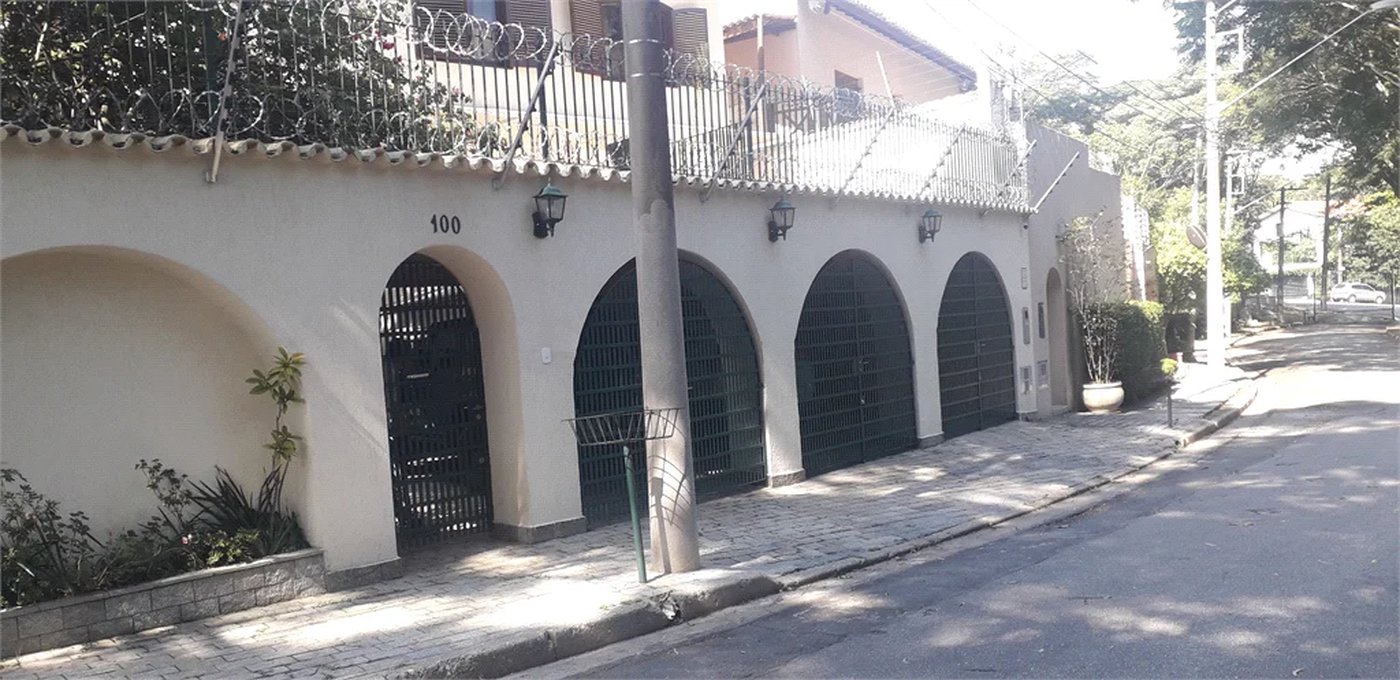 Casa à venda com 3 quartos, sendo 2 suítes,  em Jardim Leonor, São Paulo, SP