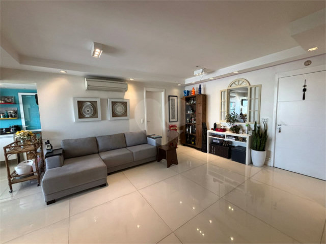 Apartamento à venda com 3 quartos, sendo 1 suíte,  em Santo Amaro, São Paulo, SP