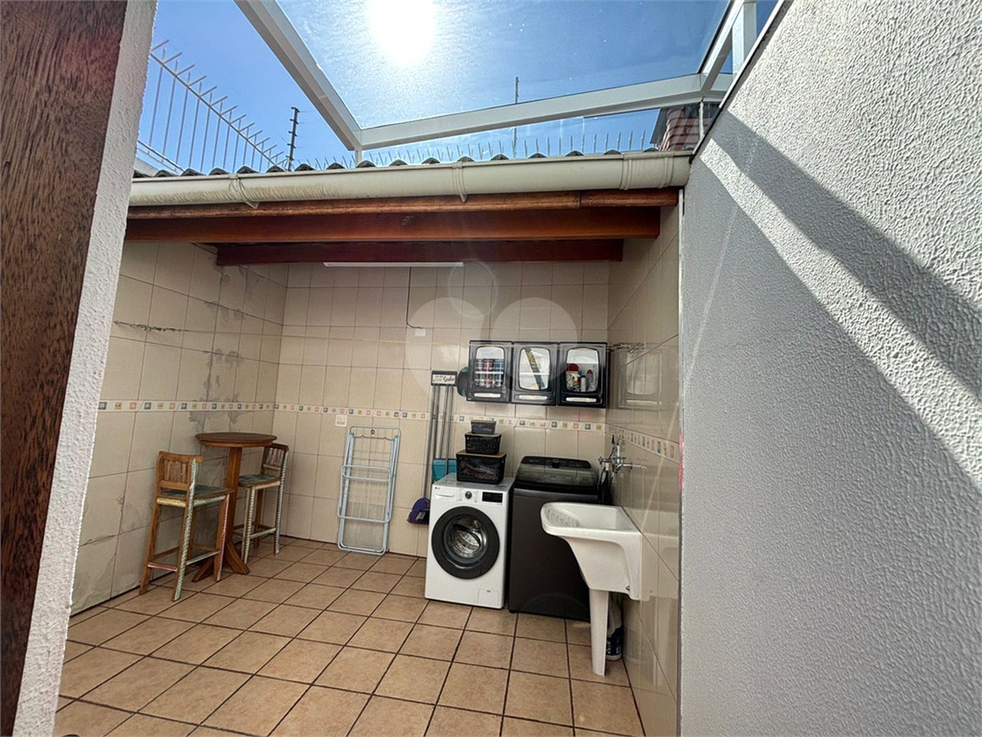 Casa à venda com 3 quartos, sendo 1 suíte, no condomínio Mira Estrela, São Paulo - SP