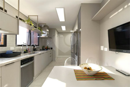 Apartamento à venda com 3 suítes em Jardim Parque Morumbi, São Paulo, SP
