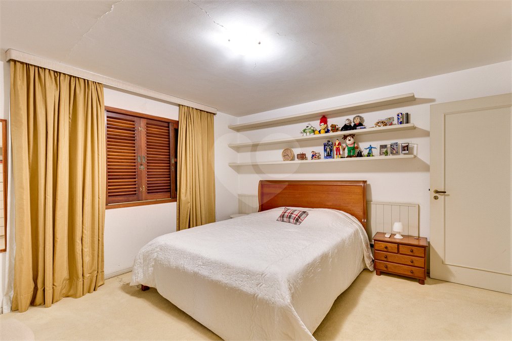 Sobrado à venda com 3 quartos, sendo 2 suítes,  em Alto da Boa Vista, São Paulo, SP