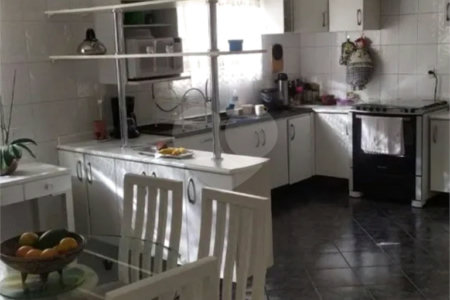 Sobrado à venda ou para alugar com 3 quartos, sendo 1 suíte,  em Jaguaré, São Paulo, SP