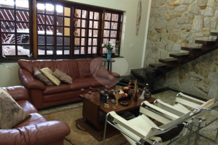 Sobrado à venda com 5 quartos, sendo 4 suítes,  em Vila Mazzei, São Paulo, SP