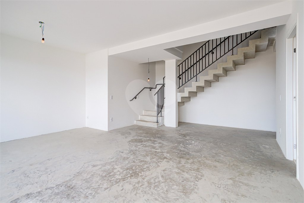 Duplex à venda com 2 suítes em Granja Julieta, São Paulo, SP