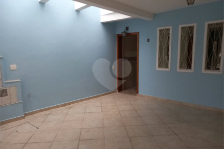 Sobrado à venda com 4 quartos, sendo 2 suítes, em Vila Hamburguesa, São Paulo, SP