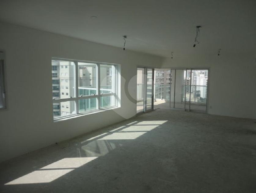 Apartamento à venda com 3 suítes em Campo Belo, São Paulo, SP