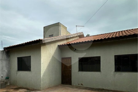 Casa à venda com 4 quartos, sendo 1 suíte, em Residencial Ponta Porã II, Ponta Porã, MS