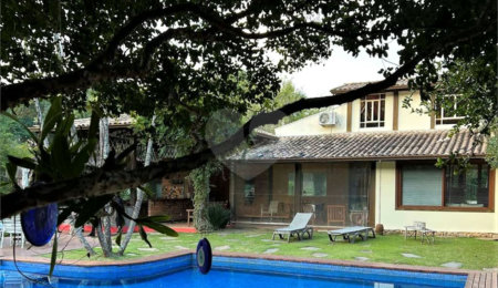 Casa à venda com 4 suítes no condomínio Jardim Mediterrâneo, Cotia - SP
