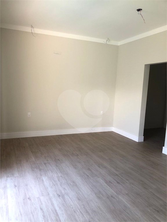 Indaiatuba - Condominio Jardins di Roma - Venda -Locação 0 R$ 10.000,00 mais encargos - condominio - R$ 650,00 - IPTU - R$ 230,00 - Terreno 300ms - construido 170 metros quadrados - Terrea - 3 quartos, uma suíte e uma demi suite , 4 banheiros , piscina - Preparado para água quente até a piscina!!