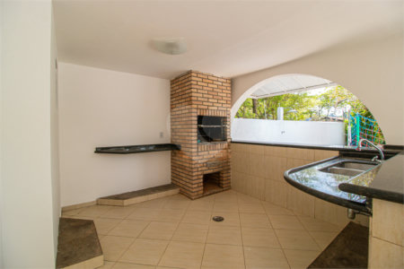 Casa Térrea à venda com 5 quartos, sendo 2 suítes, em Jardim Marajoara, São Paulo, SP