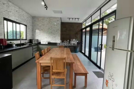 Casa à venda com 3 quartos, sendo 1 suíte,  em Jardim Brasil, Atibaia, SP