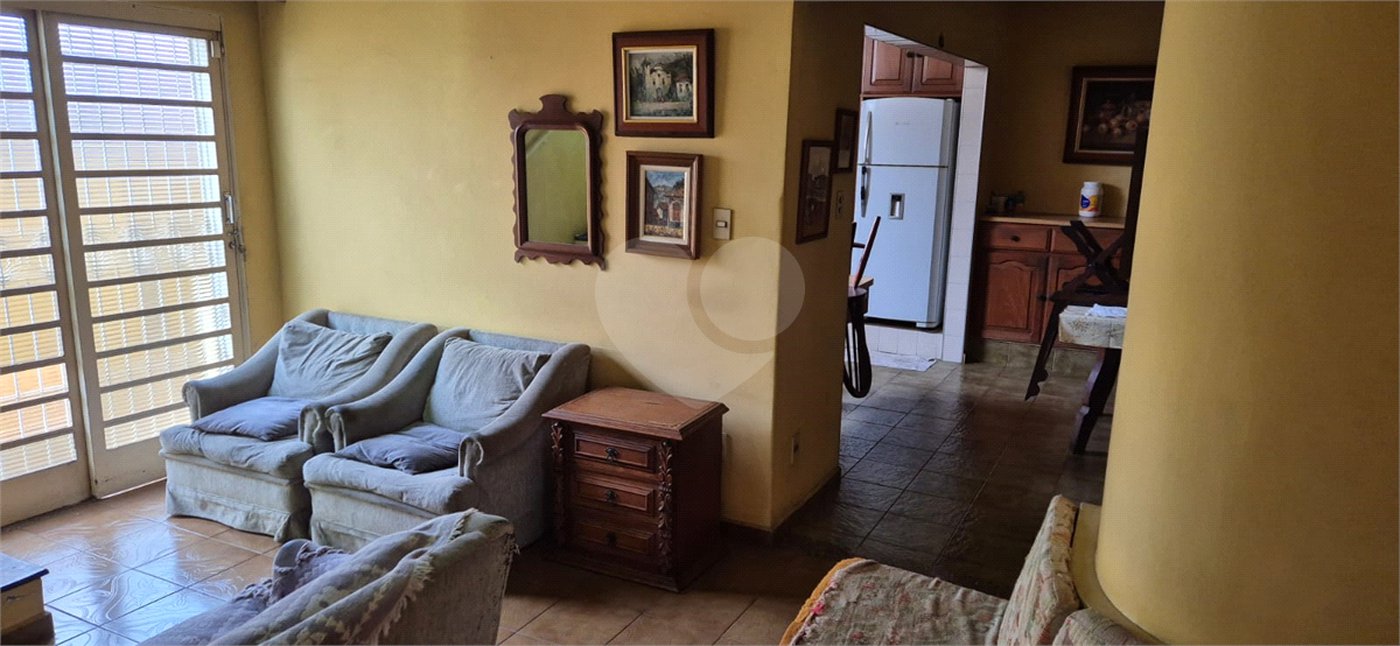 Casa Sobrado com varandas