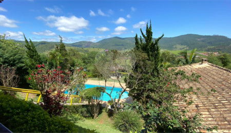 Casa em condomínio à venda com 4 quartos, sendo 1 suíte,  no Centro, Bom Jesus dos Perdões, SP
