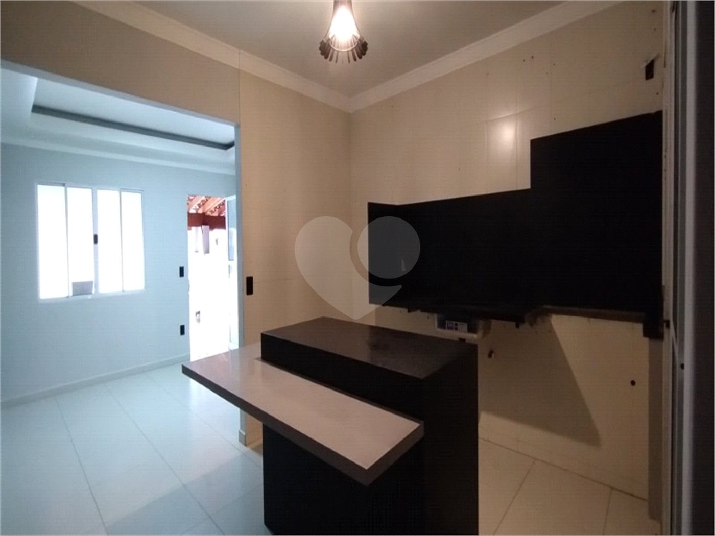 Casa à venda com 3 quartos, sendo 1 suíte, no condomínio Rio das Pedras, Salto - SP
