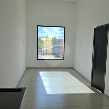 Casa à venda com 2 quartos, sendo 1 suíte, no condomínio Tivolli, Itapetininga - SP