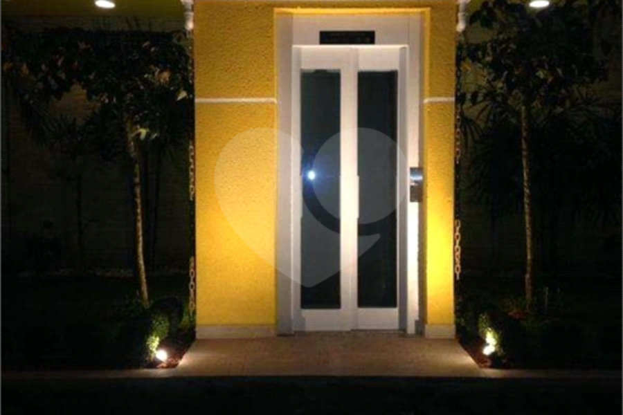 Casa à venda com 3 quartos, sendo 1 suíte, no condomínio Residencial Vegas, São Paulo - SP