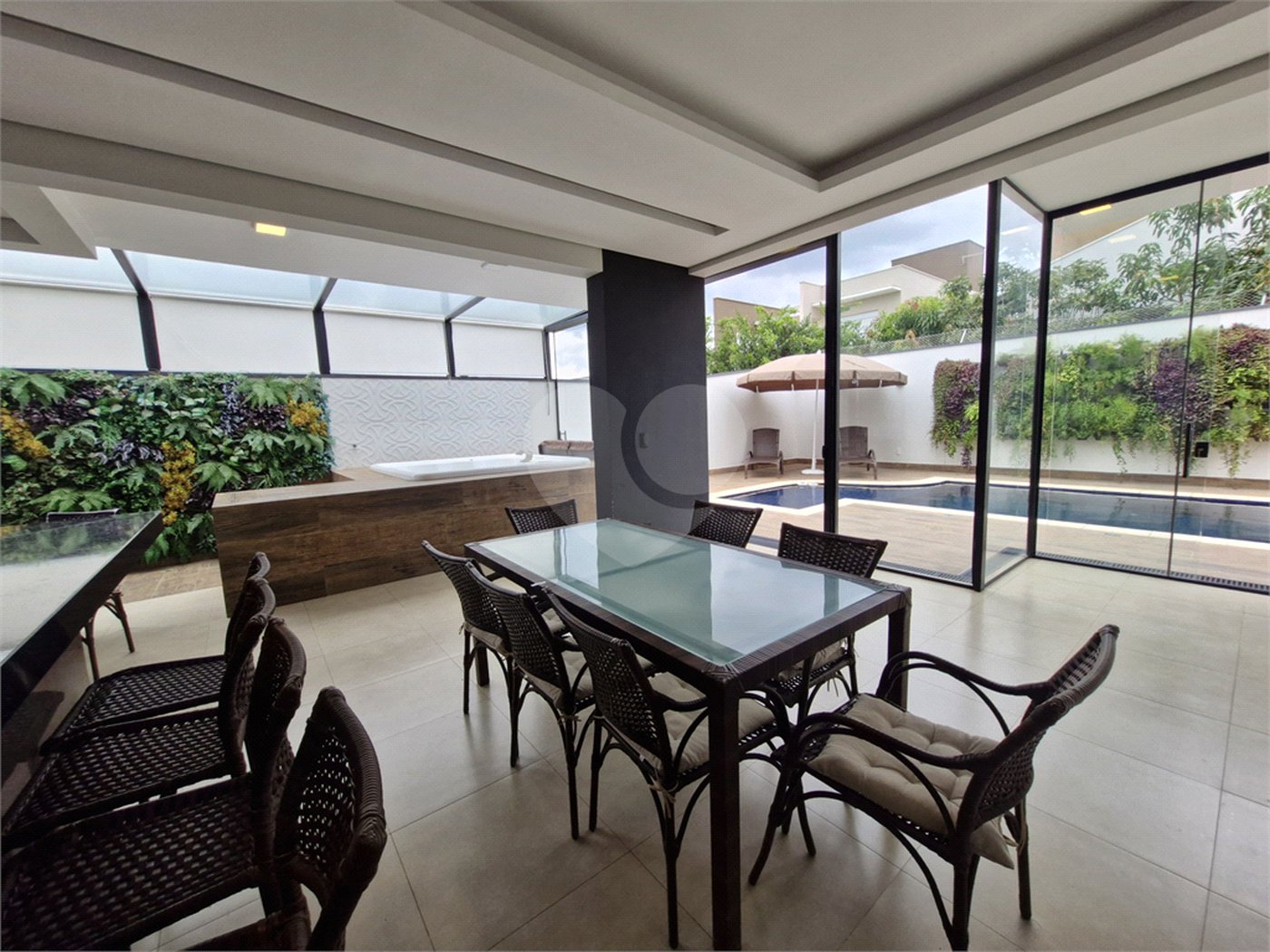 Casa à venda com 3 suítes no condomínio Mirante dos Ipês, Salto - SP