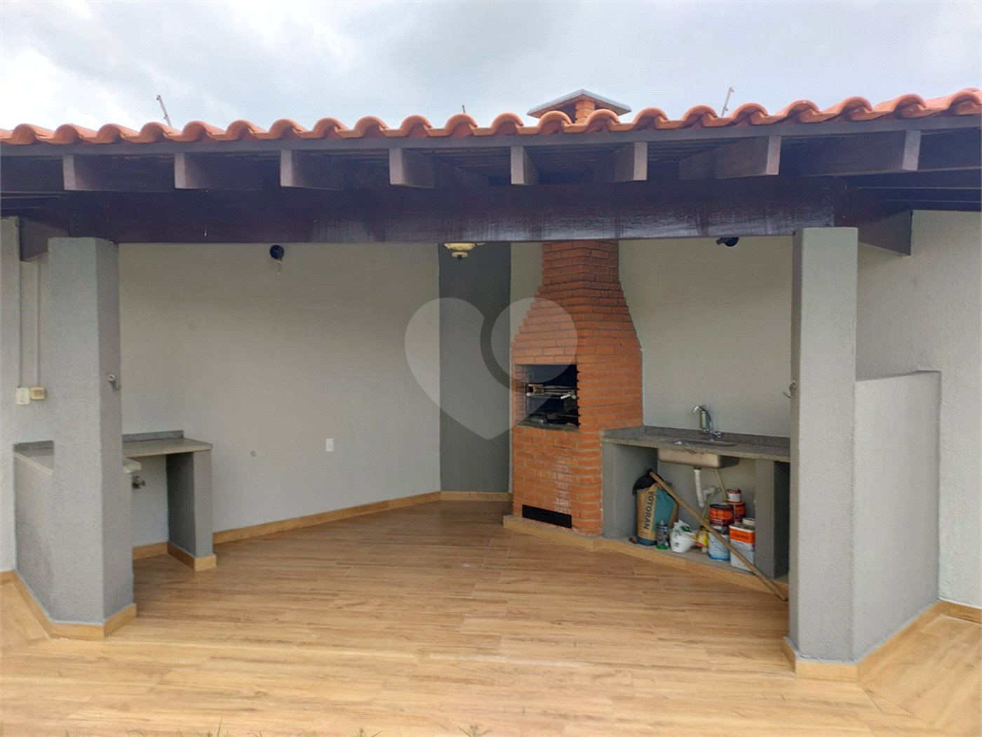 Sobrado à venda com 3 quartos, sendo 1 suíte,  em Jardim Regina, Indaiatuba, SP