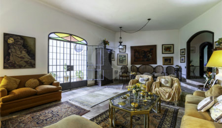 Casa à venda ou para alugar com 4 quartos, sendo 2 suítes,  em Jardim Leonor, São Paulo, SP