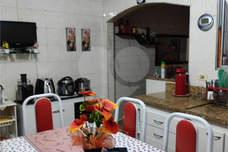 Sobrado à venda com 3 quartos, sendo 1 suíte, em Vila Nova Cachoeirinha, São Paulo, SP