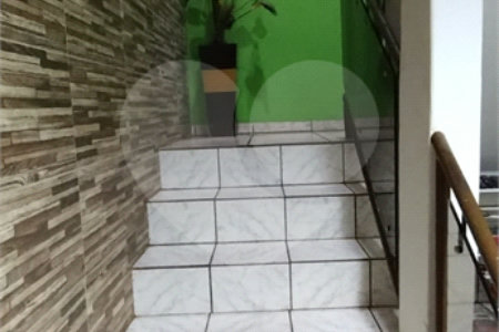 Casa à venda com 3 quartos, sendo 1 suíte, no Centro, Paranaíba, MS