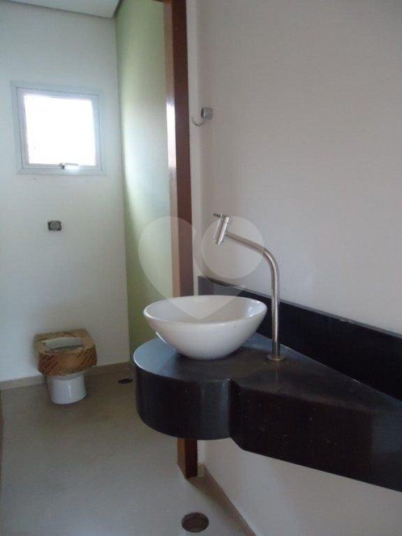 Sobrado à venda com 3 quartos, sendo 1 suíte, em Vila Irmãos Arnoni, São Paulo, SP