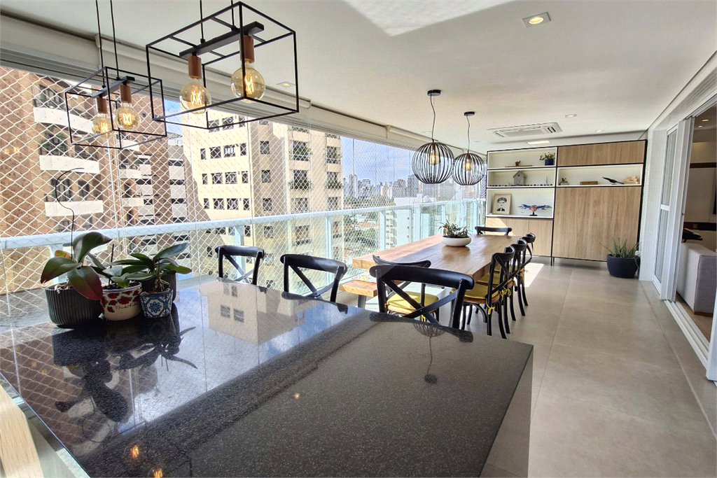 Apartamento à venda com 3 suítes em Brooklin, São Paulo, SP