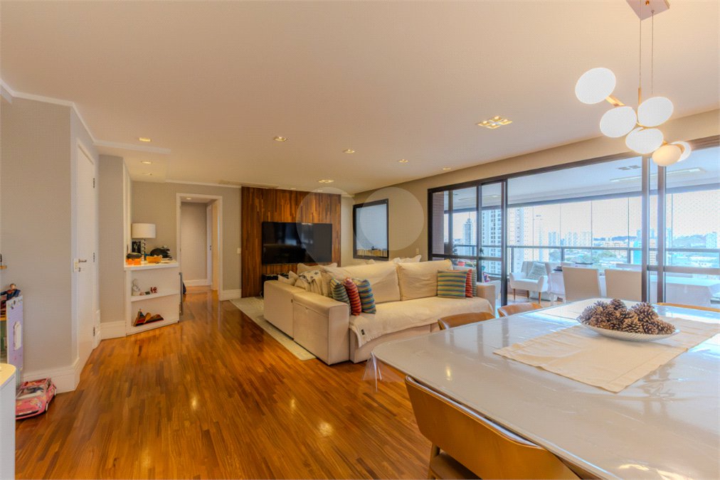 Apartamento à venda com 3 suítes em Chácara Santo Antônio, São Paulo, SP