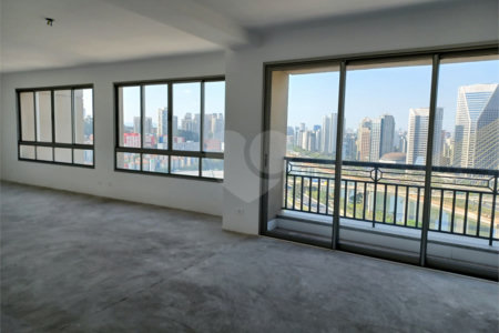 Apartamento à venda com 4 suítes em Real Parque, São Paulo, SP