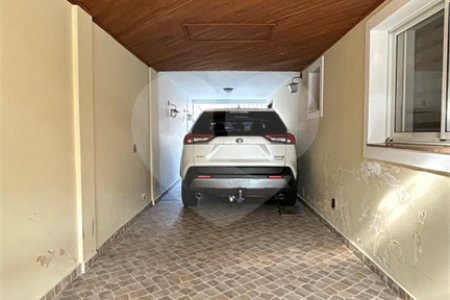 Casa à venda com 3 quartos, sendo 1 suíte, no condomínio Marcia Miyashiro, São Paulo - SP