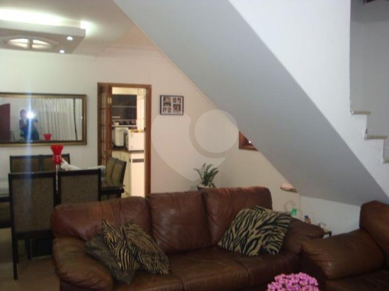 Sobrado à venda com 3 quartos, sendo 2 suítes,  em Vila Gustavo, São Paulo, SP