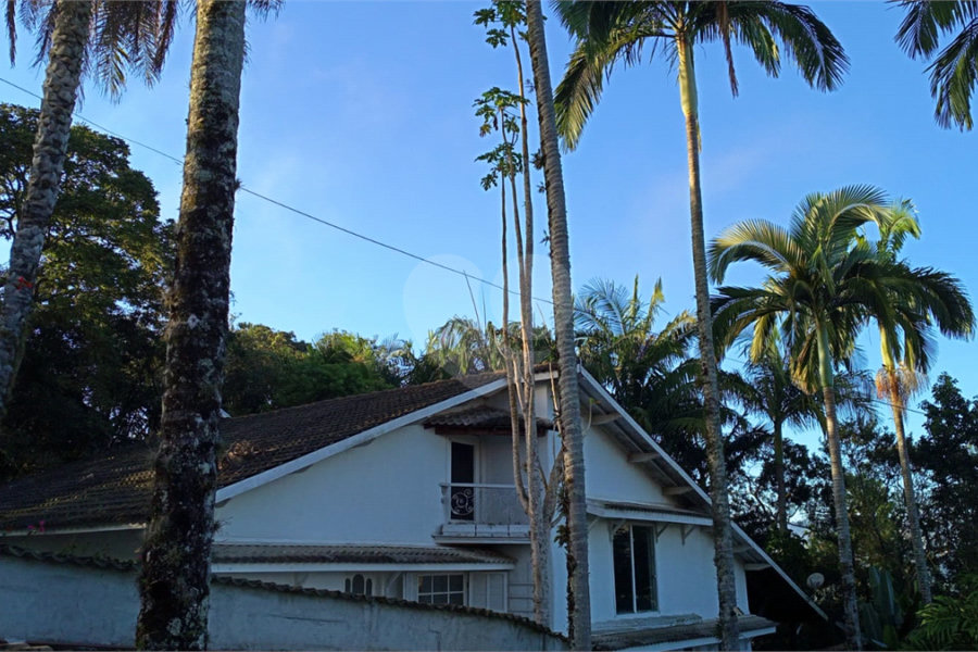 Casa à venda com 3 quartos, sendo 2 suítes, no condomínio Gleba II, Mairiporã - SP
