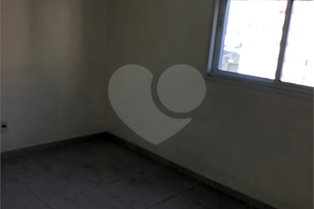 Apartamento à venda com 3 quartos, sendo 1 suíte,  em Brás, São Paulo, SP