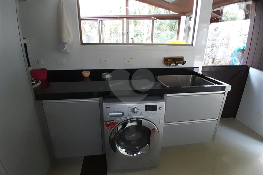 Sobrado à venda ou para alugar com 3 suítes em Serra da Cantareira, Mairiporã, SP