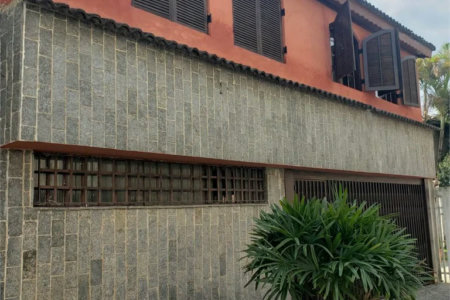 Casa à venda com 6 quartos, sendo 4 suítes, em Vila Sônia, São Paulo, SP
