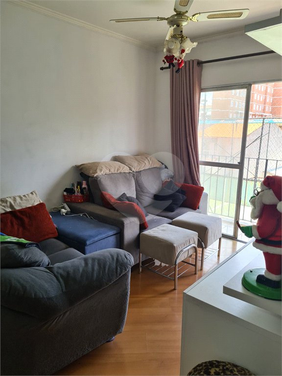 Apartamento com 3 dormitórios, sendo 1 suíte.