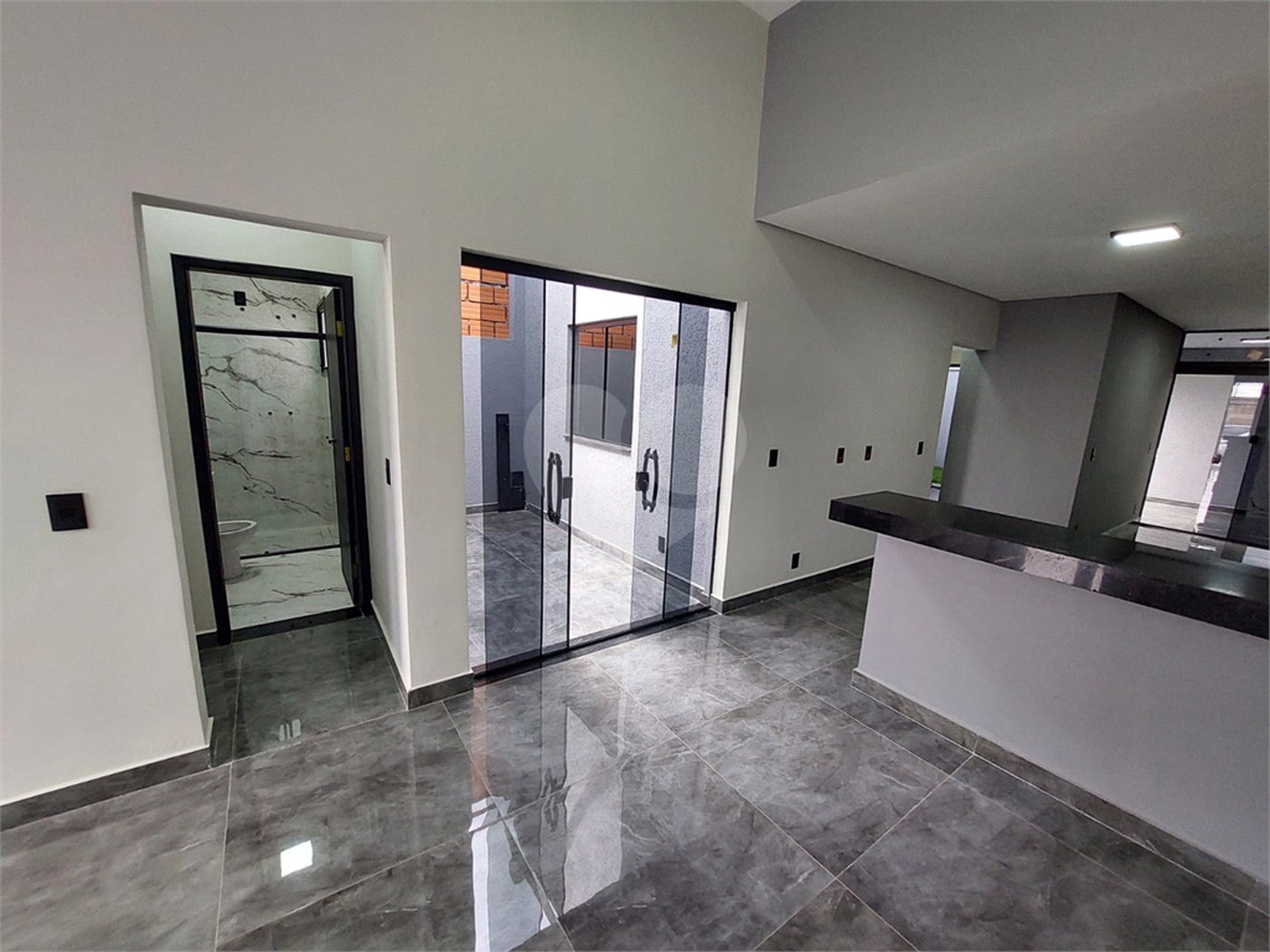Casa à venda com 3 quartos, sendo 1 suíte, no condomínio Horto Florestal Villagio, Sorocaba - SP